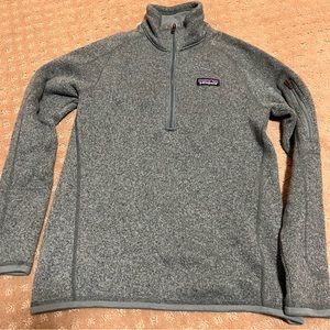 Patagonia quarter zip in women’s size small.